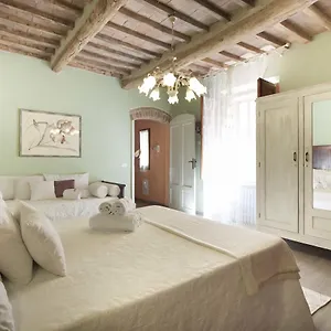 la-casina-di-elena.it-tuscanyhotel.com/